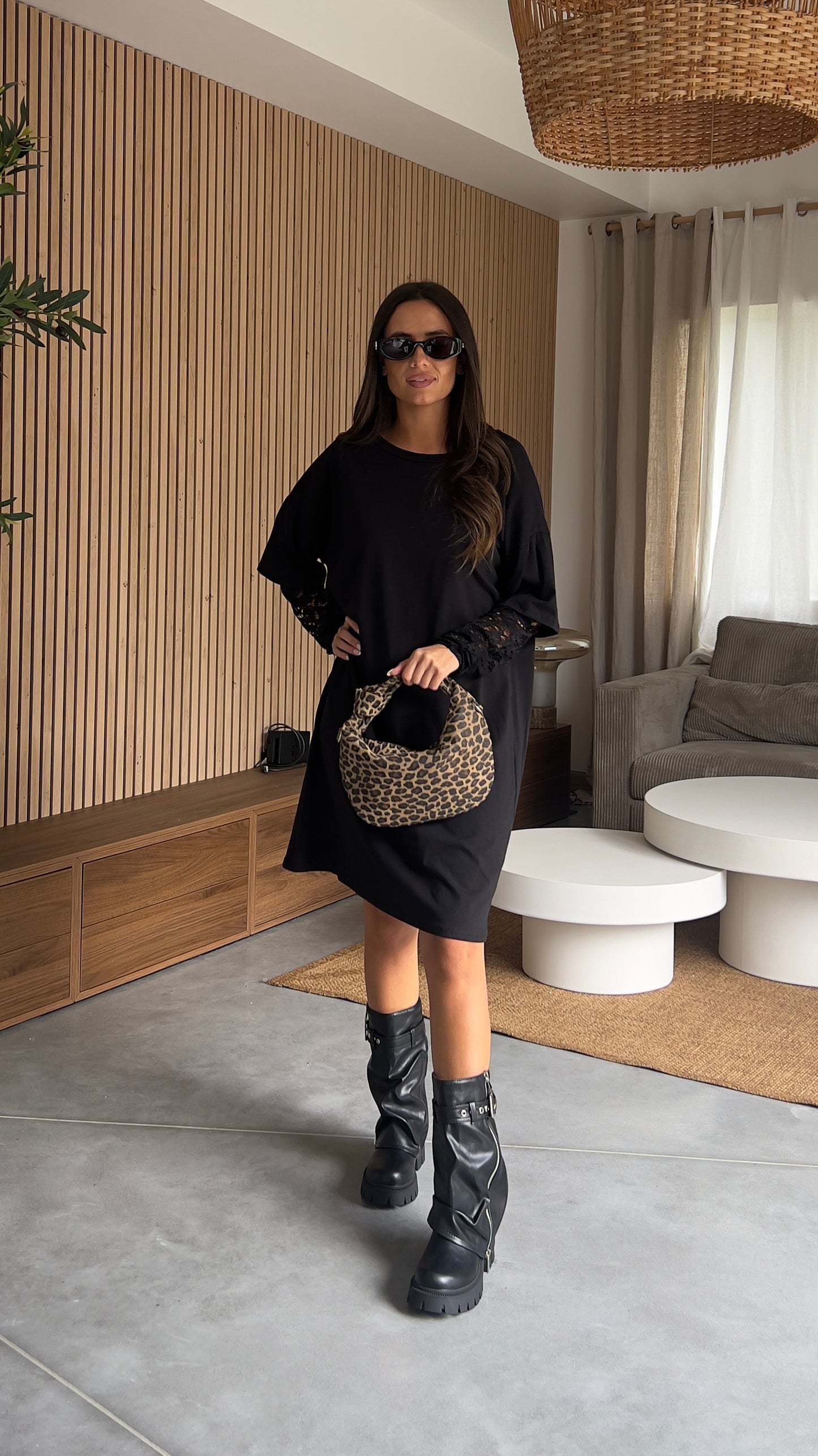 Robe courte dentelle - noire