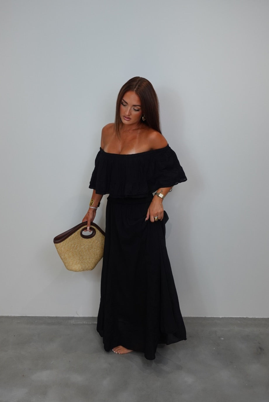 Robe longue brodée - noire