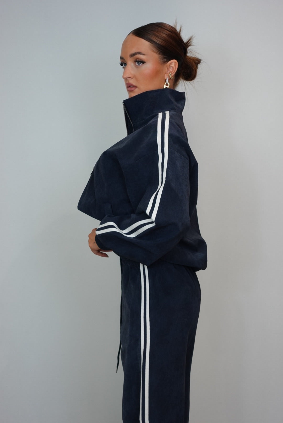 Ensemble effet croco à bandes - bleu marine