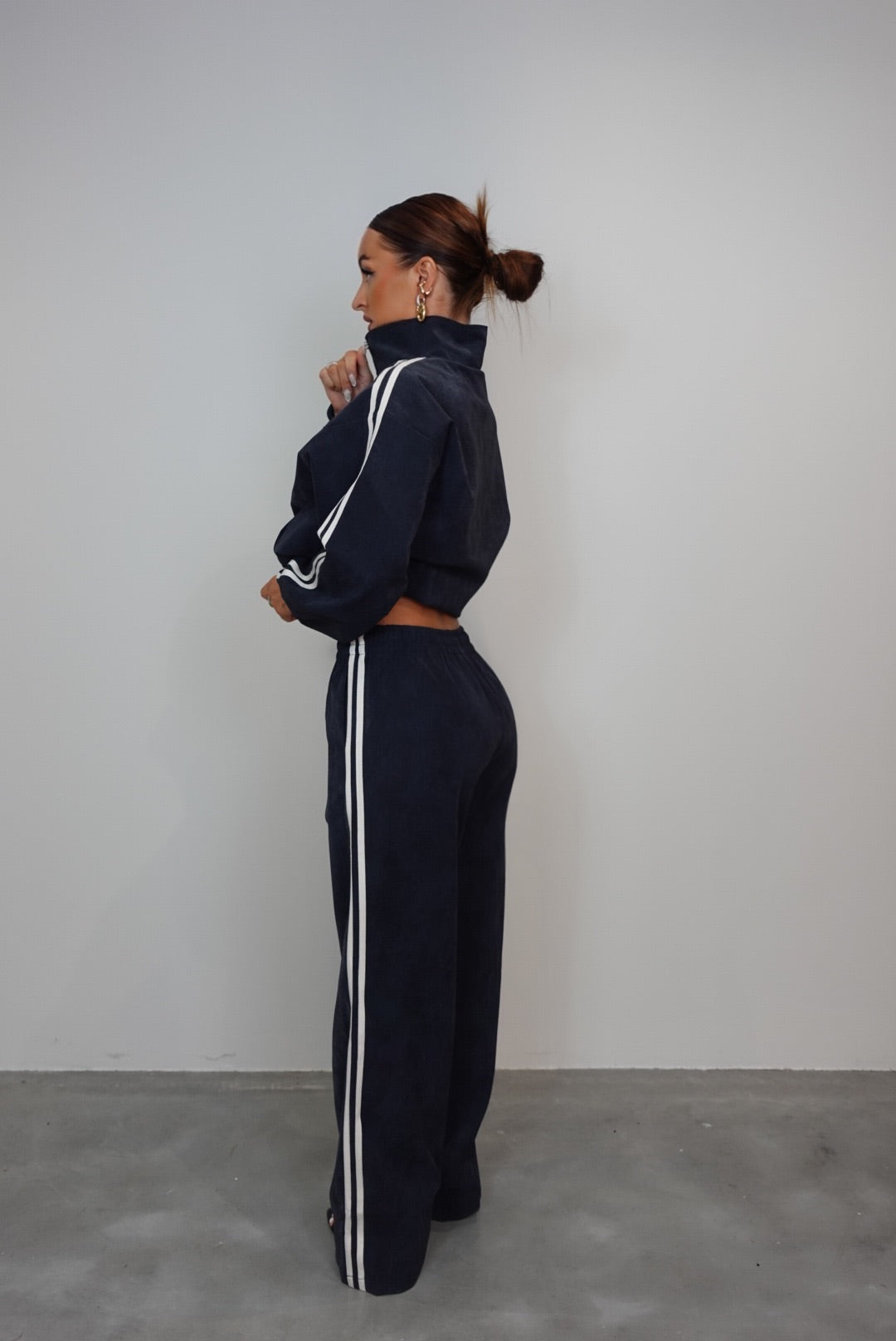 Ensemble effet croco à bandes - bleu marine