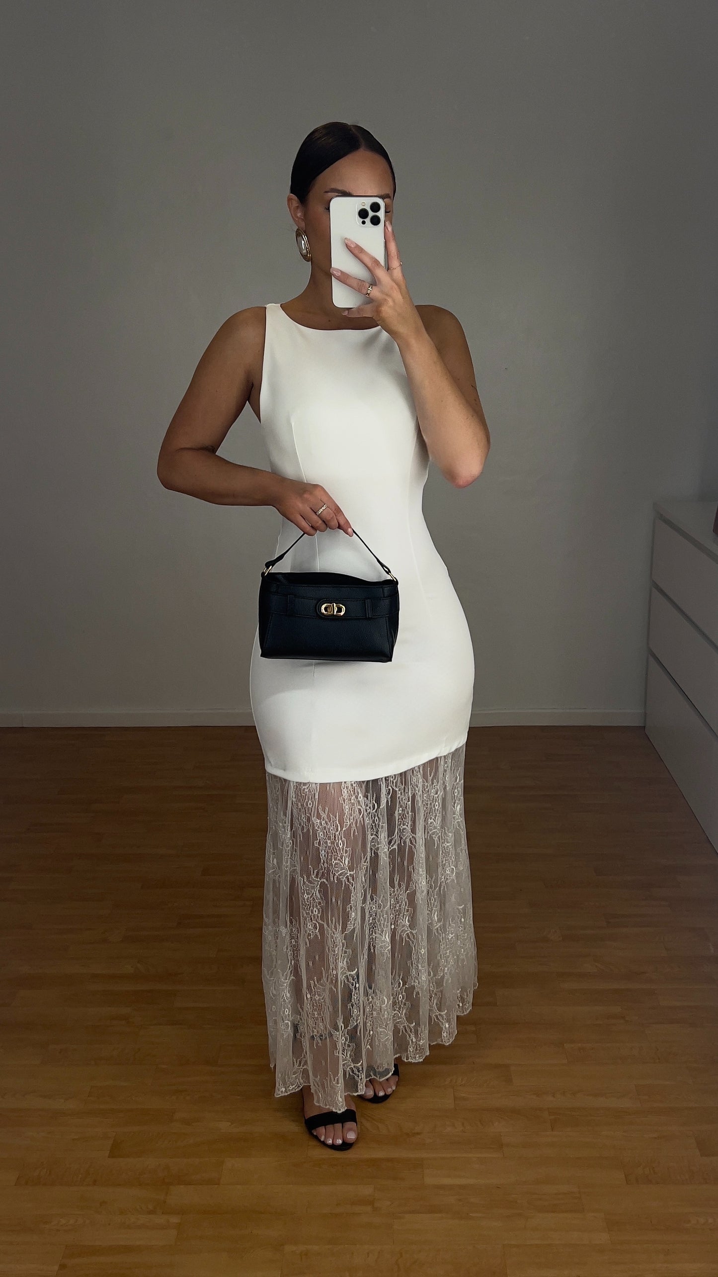 Robe cocktail dentelle - blanche