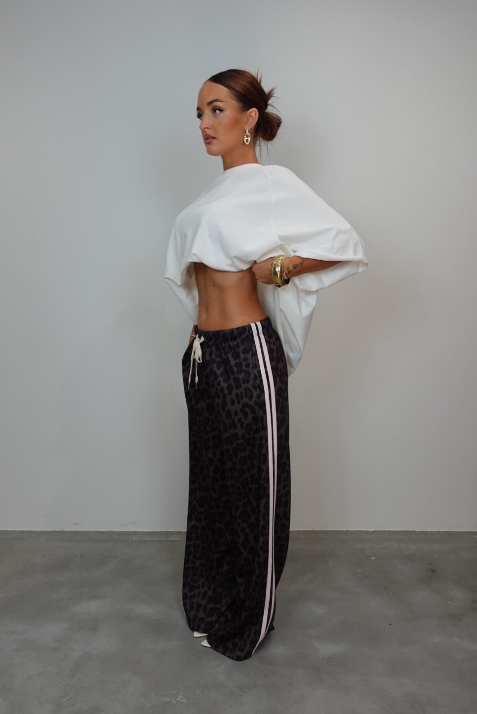 Jogging léopard chocolat - bandes roses