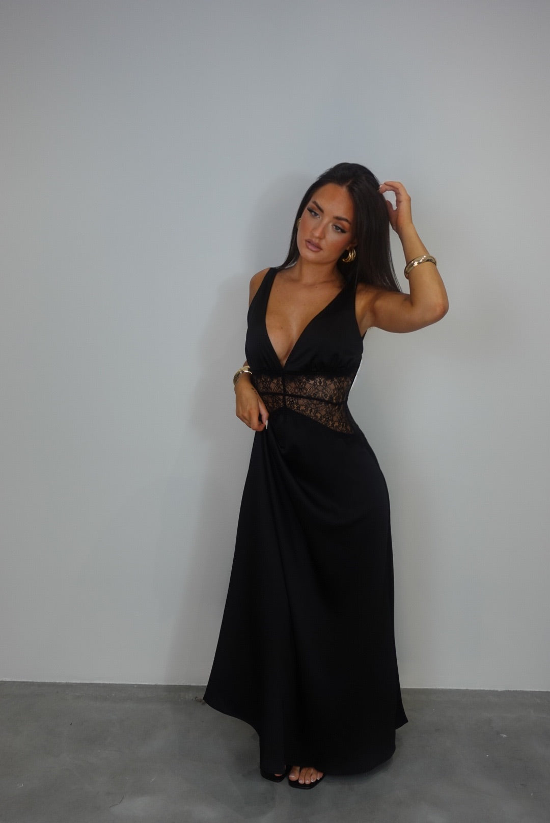 Robe satinée dentelle - Noire