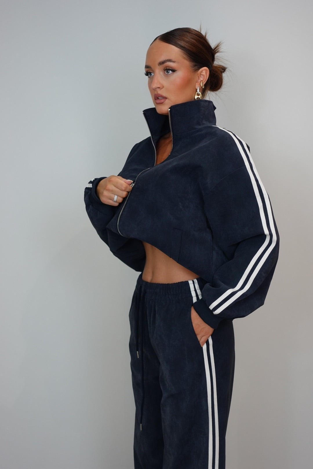 Ensemble effet croco à bandes - bleu marine