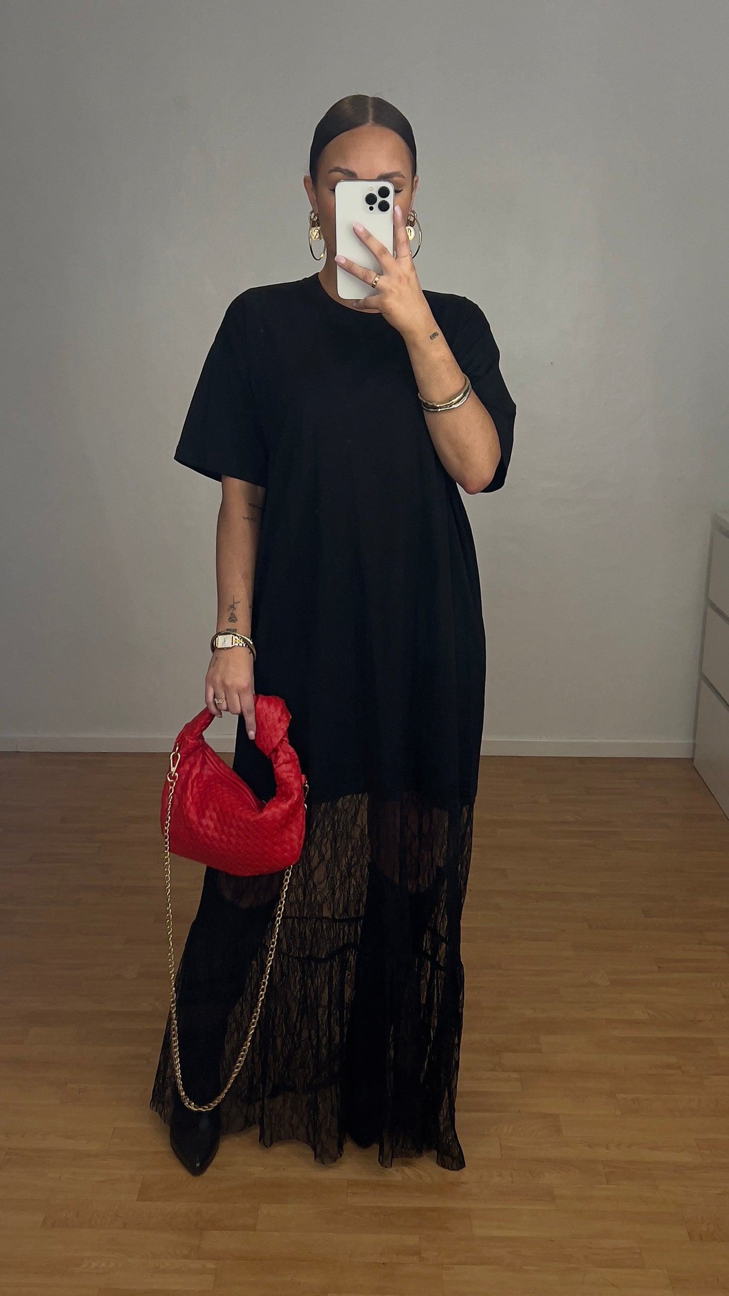 Robe t-shirt dentelle - noire