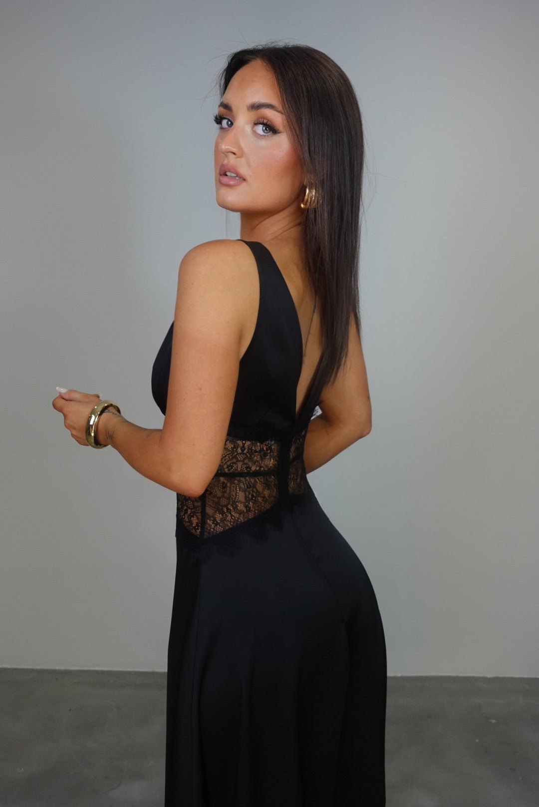 Robe satinée dentelle - Noire
