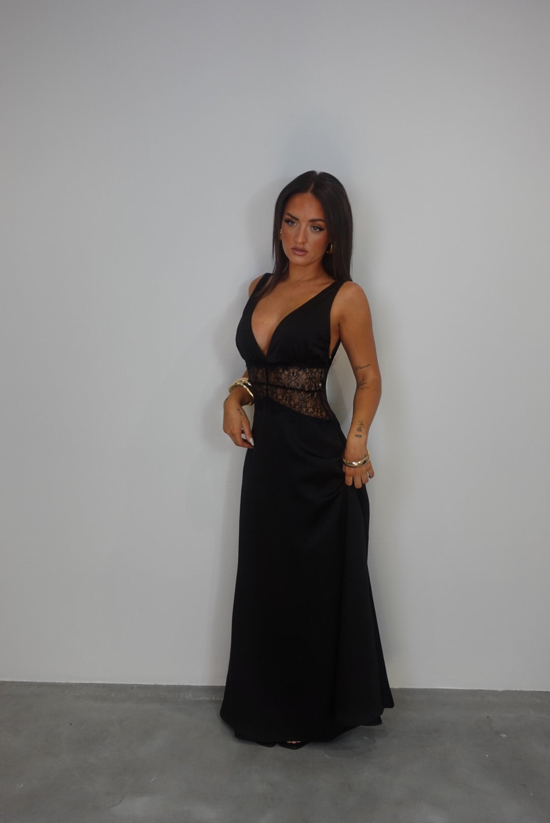 Robe satinée dentelle - Noire