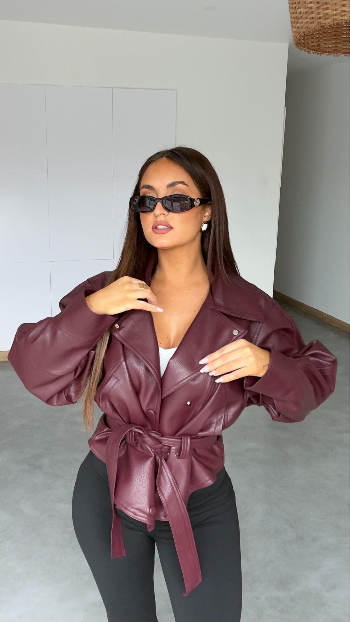 Veste cintrée en similicuir - bordeaux