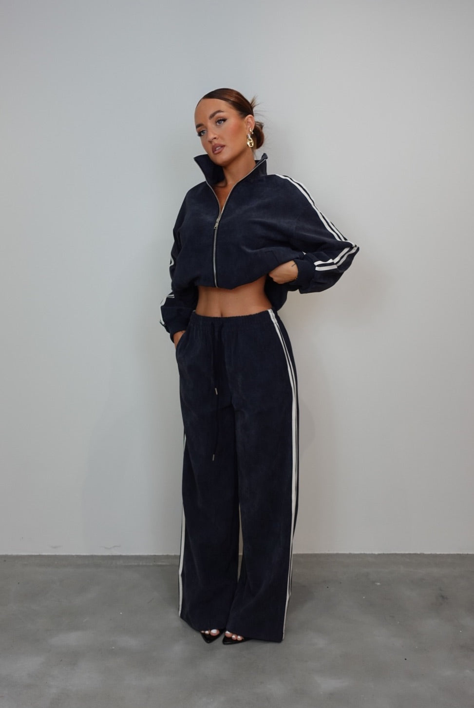 Ensemble effet croco à bandes - bleu marine